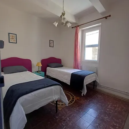 Une Halte Au Calme Sur La Route D Espagne Sortie 22 Tatil Evi