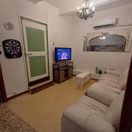 Une Halte Au Calme Sur La Route D Espagne Sortie 22 Tatil Evi *