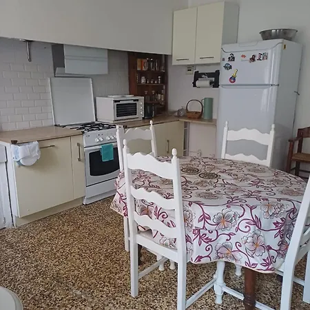 Une Halte Au Calme Sur La Route D Espagne Sortie 22 *